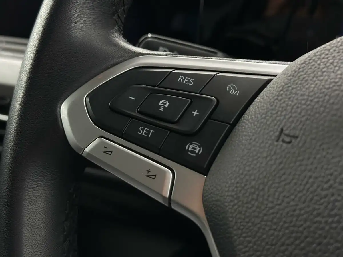 2022-volkswagen-golf-15-tsi-life-150ps-hatchback-big-13