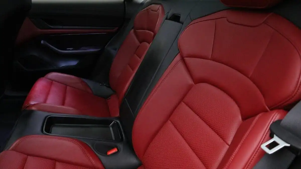 2021-porsche-taycan-e-base-476ps-performance-battery-plus-big-5