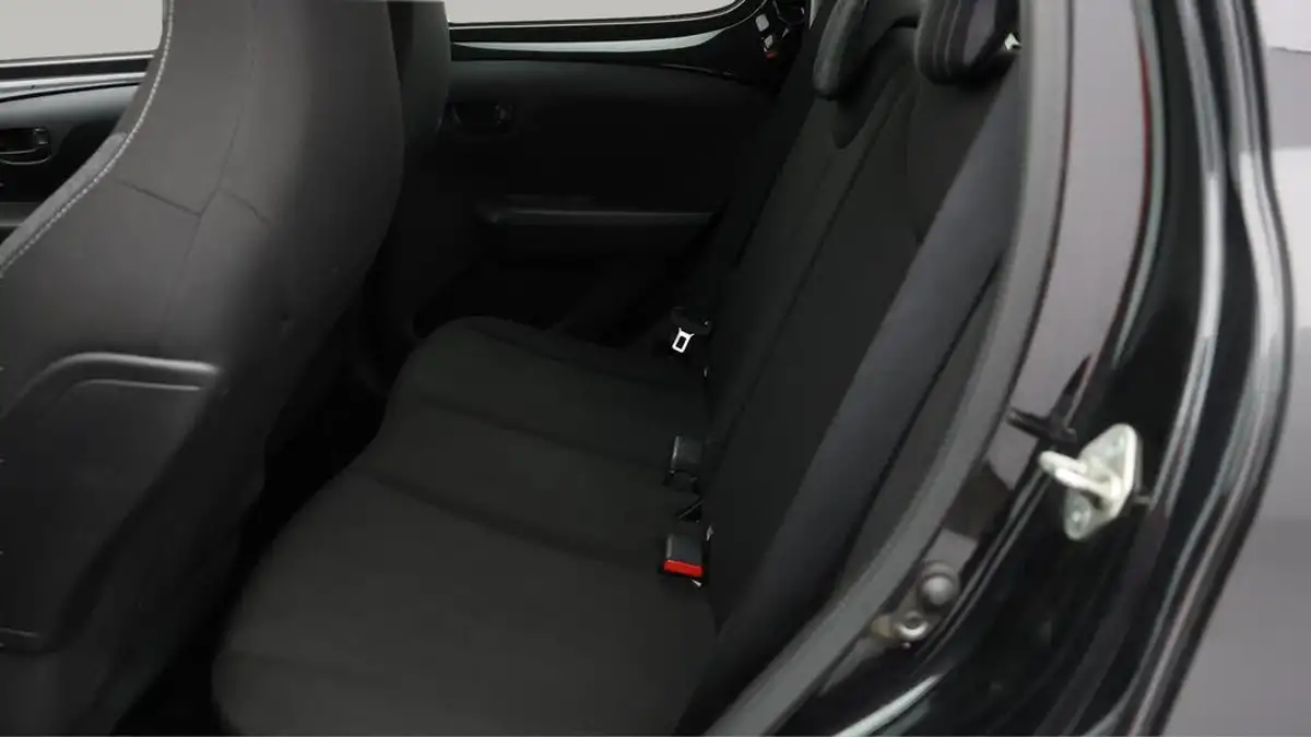 2018-peugeot-108-10-active-68bhp-hatchback-5d-big-16