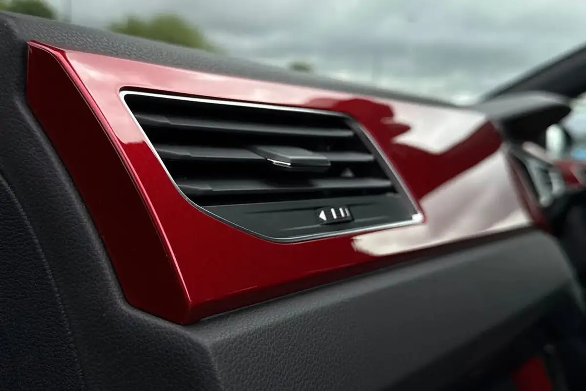 2023-volkswagen-polo-20-tsi-gti-big-32