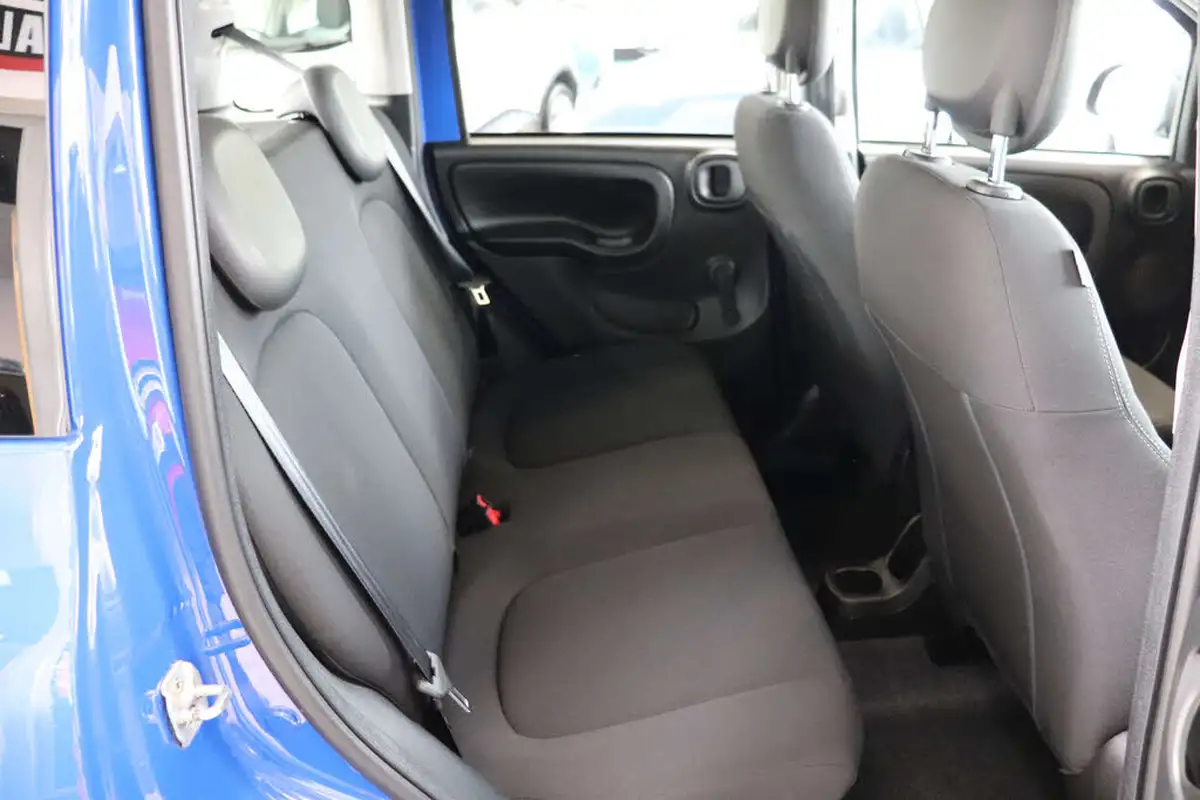 2020-fiat-panda-12-waze-big-24