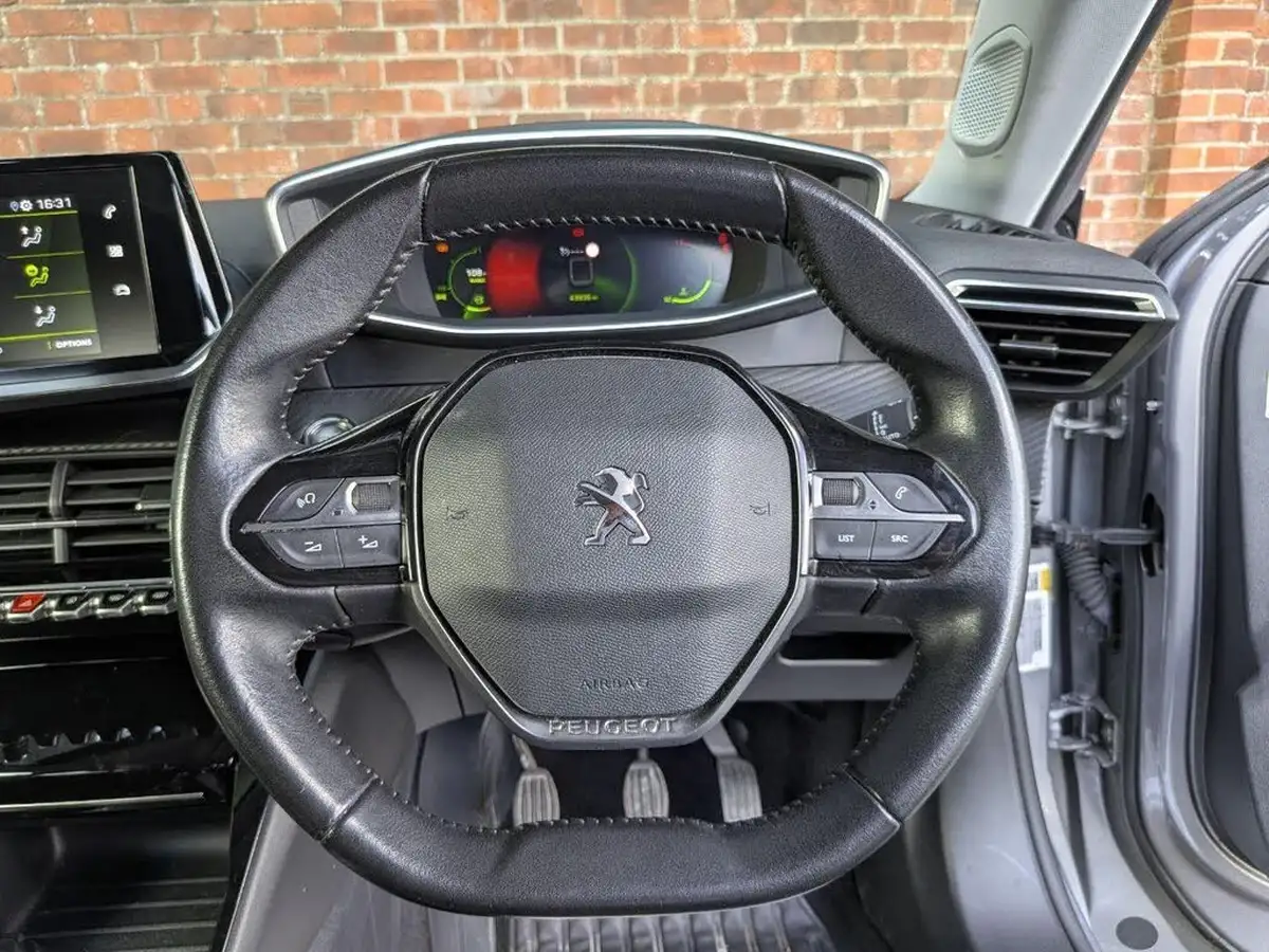 2020-peugeot-2008-suv-12-puretech-allure-100bhp-big-40