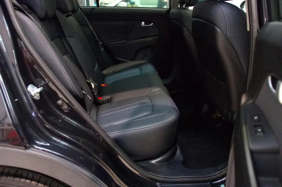 2014-kia-sportage-17-crdi-3-sat-nav-big-12