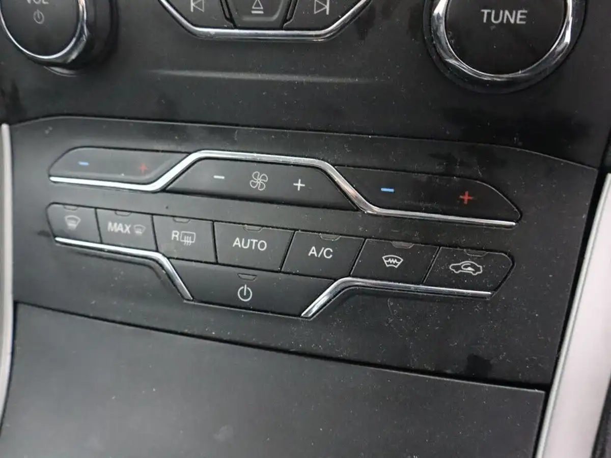 2020-ford-galaxy-20-zetec-big-17