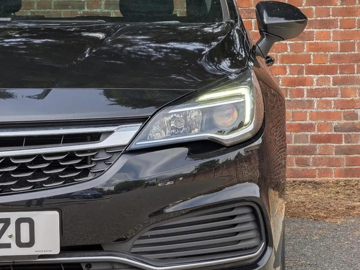 2017-vauxhall-astra-14i-16v-turbo-sri-vx-line-nav-big-13
