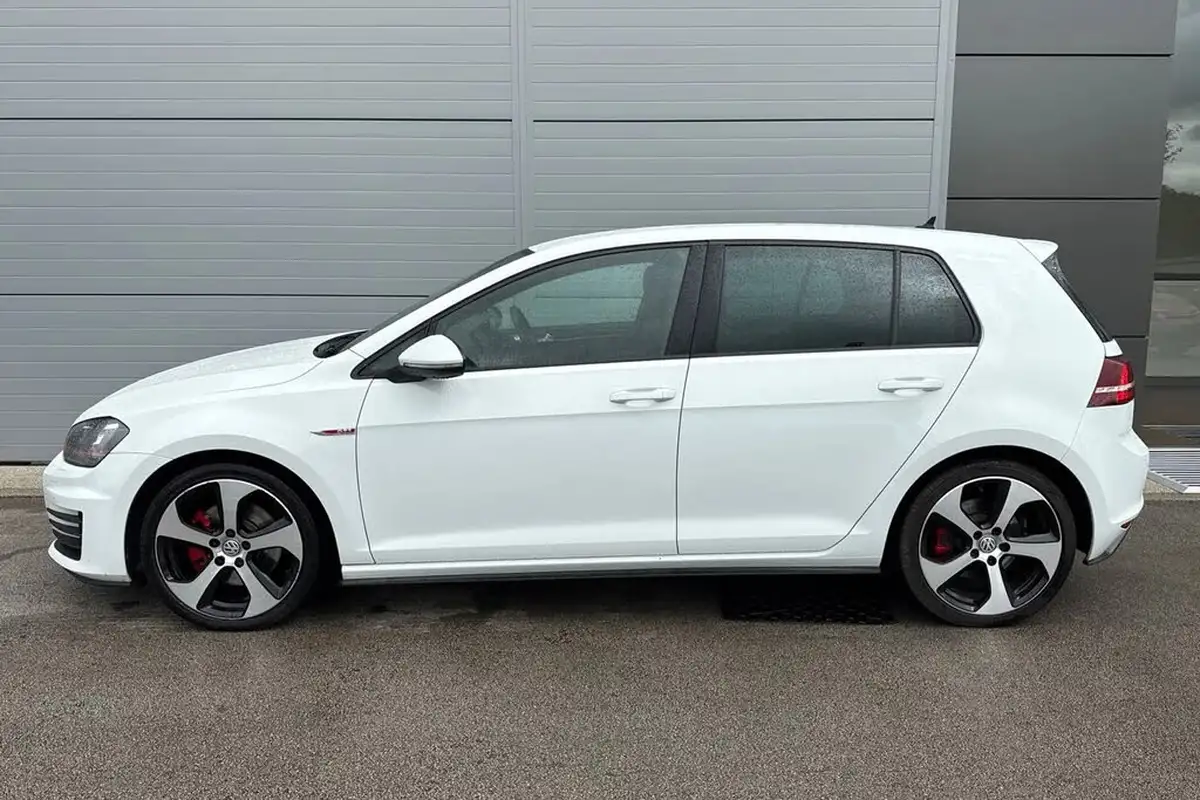 2016-volkswagen-golf-20-tsi-gti-220ps-hatchback-5d-dsg-big-59