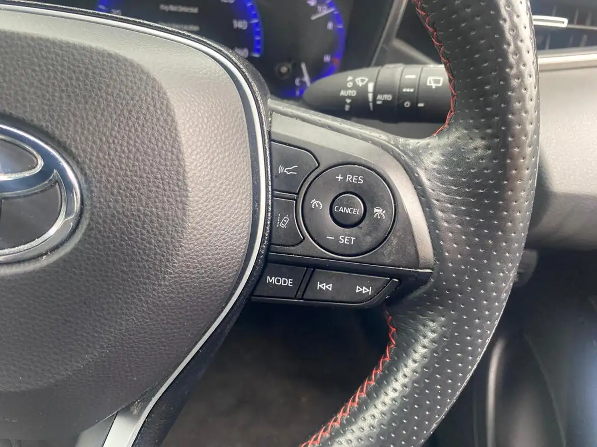 2021-toyota-corolla-18-vvt-i-gr-sport-17in-alloy-wheelstrk-touring-sports-big-23