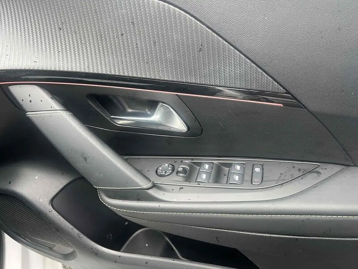 2021-peugeot-208-e-gt-50kwh-big-32