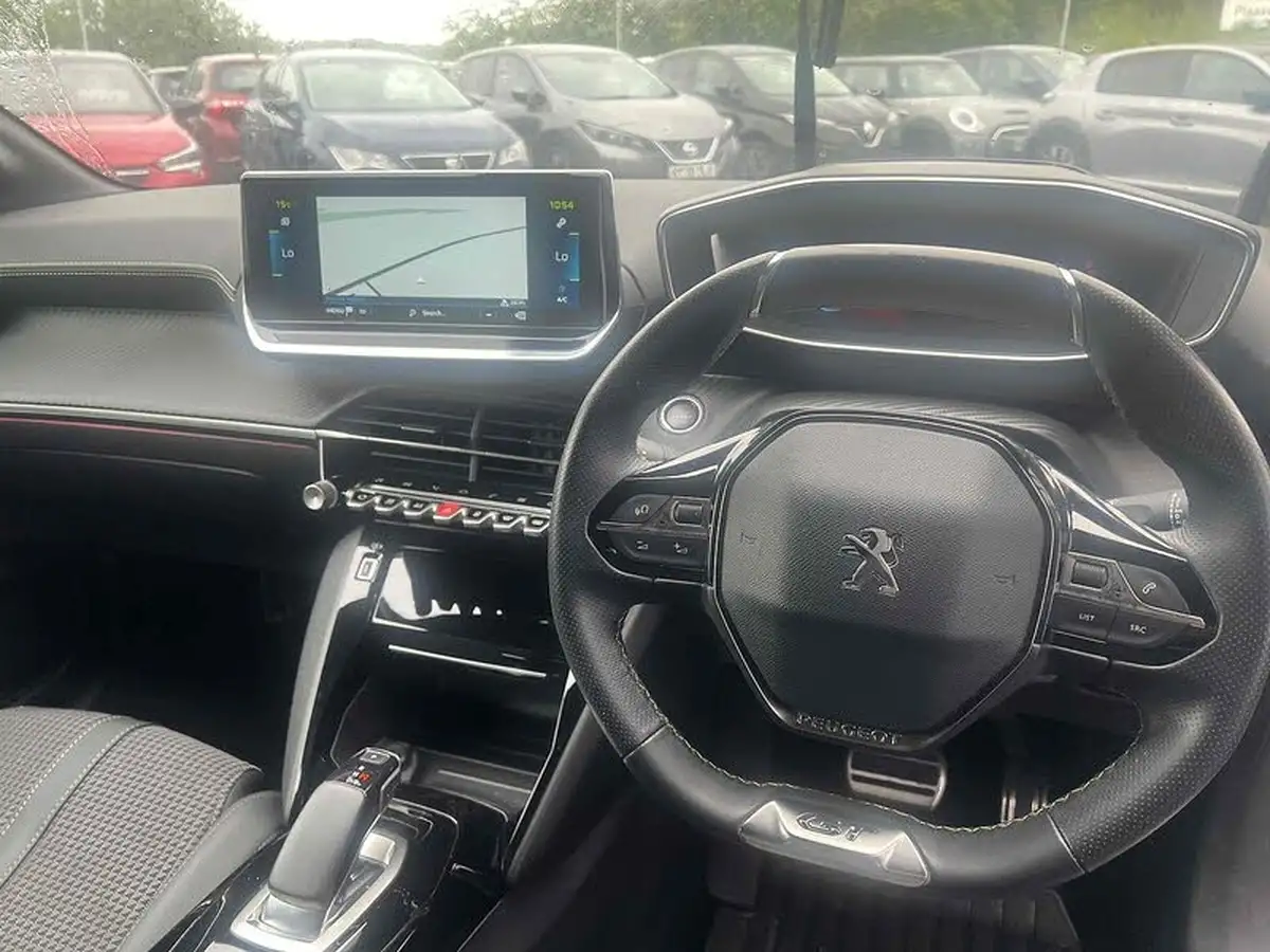 2021-peugeot-208-e-gt-50kwh-big-8