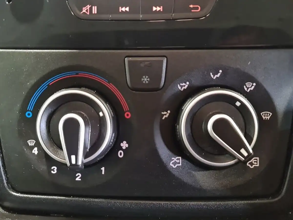 2018-peugeot-boxer-20-bluehdi-440-l4-h2-130-window-big-4