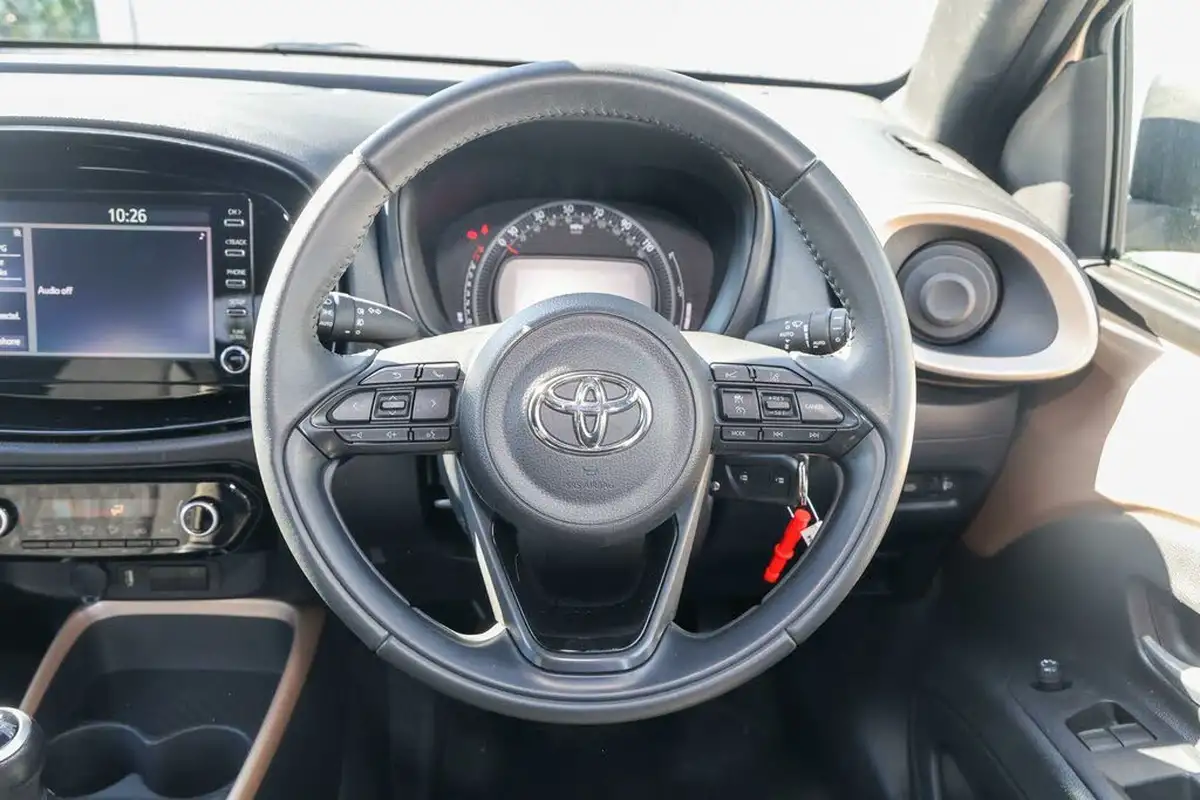 2023-toyota-aygo-x-10-vvt-i-edge-big-7