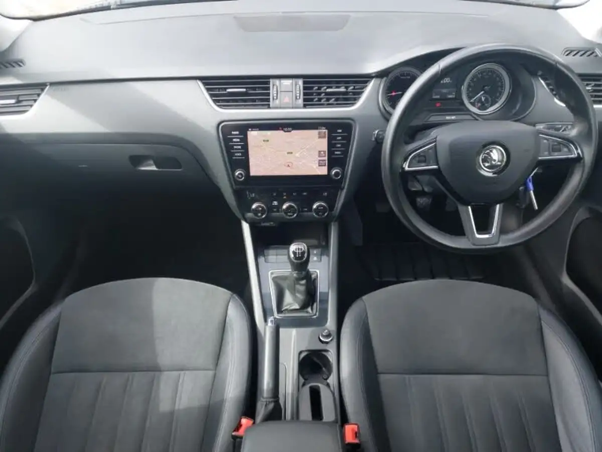 2020-skoda-octavia-16tdi-se-l-estate-big-2