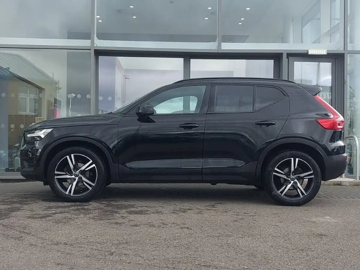 2022-volvo-xc40-15-t3-r-design-auto-big-3