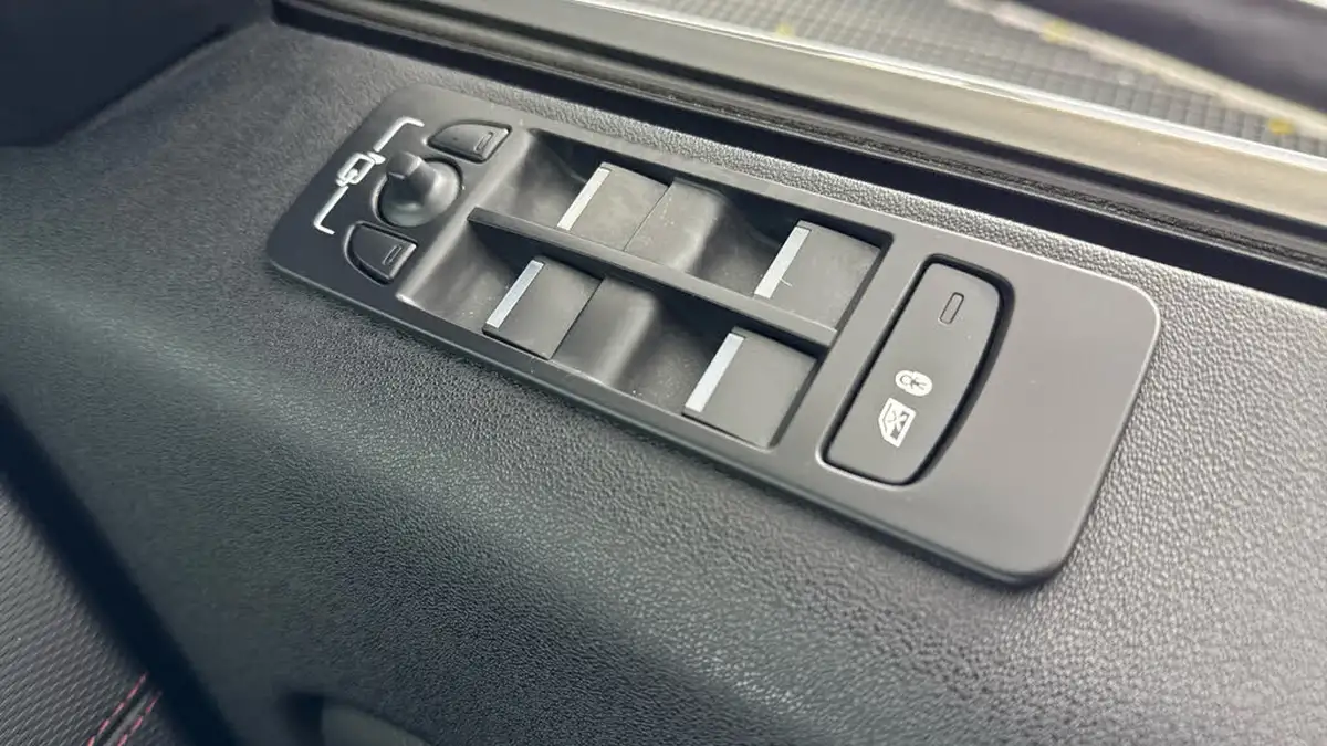 2020-land-rover-discovery-sport-20-d180-r-dynamic-se-big-21