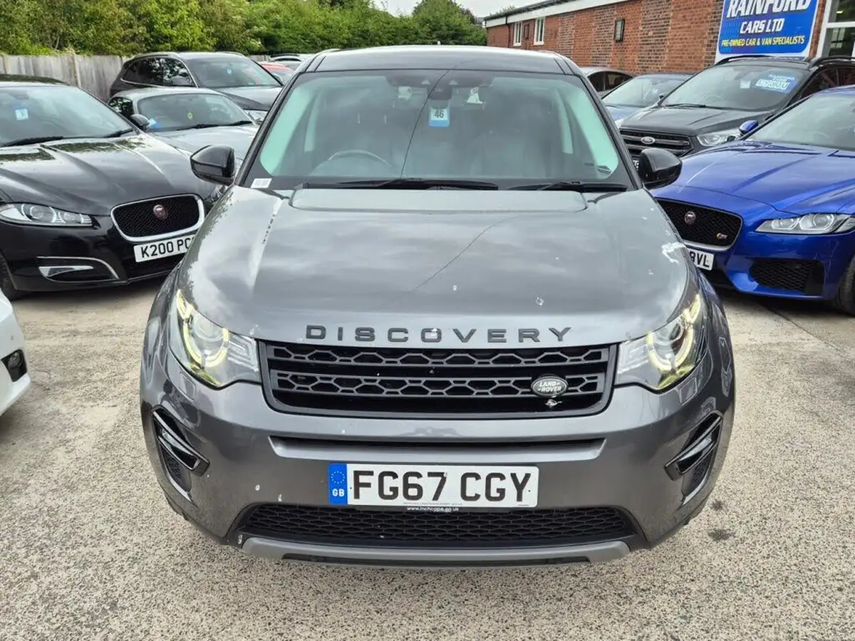 2017-land-rover-discovery-sport-20sd4-hse-black-big-2