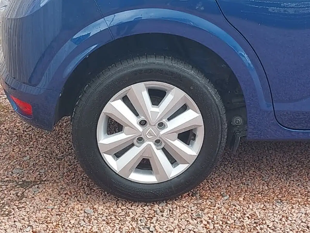 2021-dacia-sandero-10-tce-comfort-90bhp-big-11