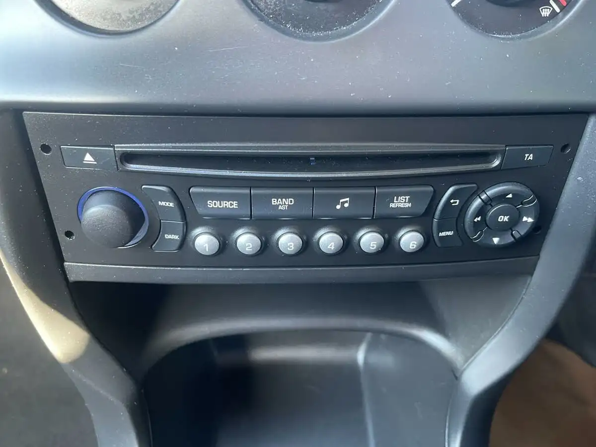 2015-citroen-c3-12-vtr-big-19