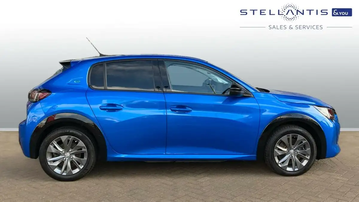 2022-peugeot-208-e-allure-premium-big-1