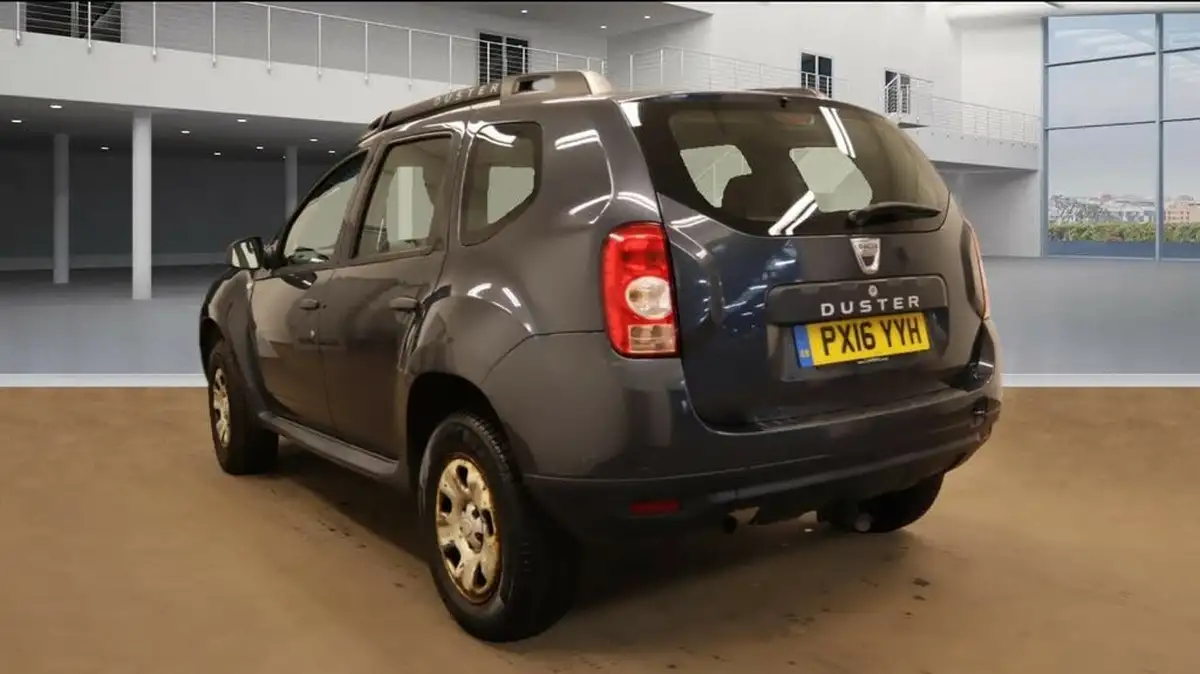 2016-dacia-duster-15dci-ambiance-110bhp-4x4-station-wagon-5d-big-2