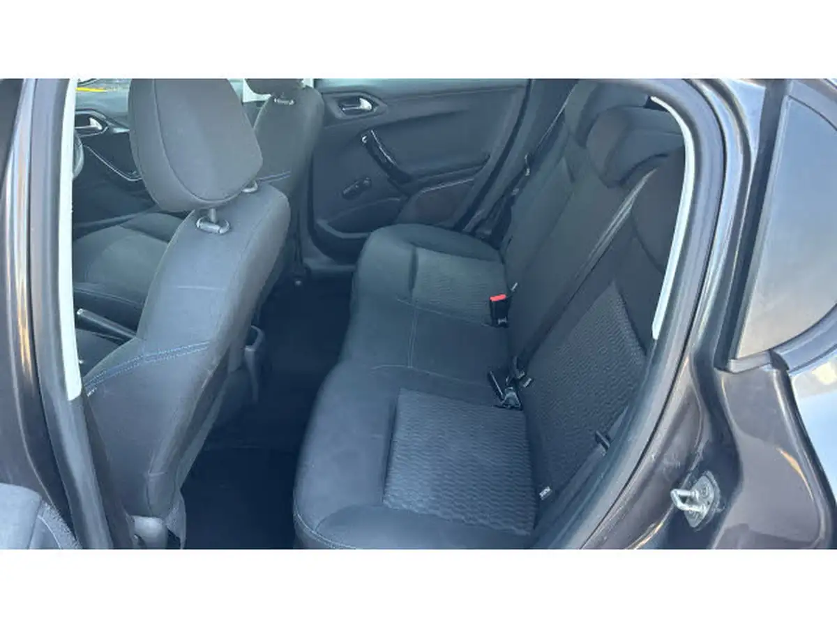 2019-peugeot-208-12-puretech-signature-big-15