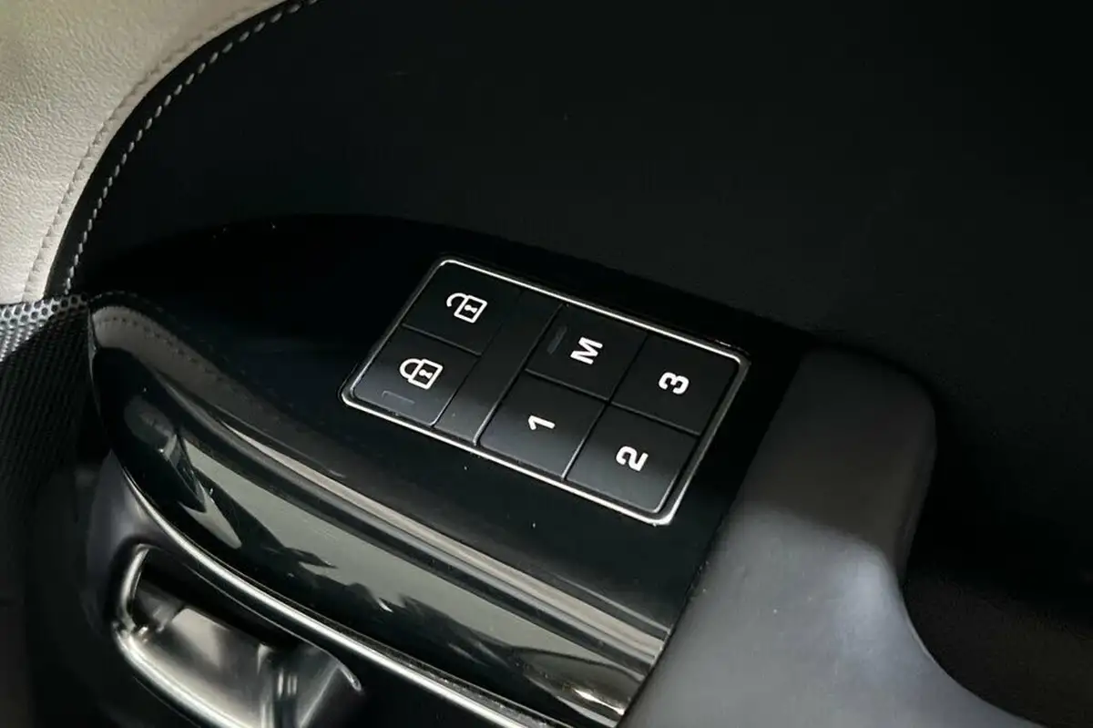2021-land-rover-range-rover-sport-20-p400e-hse-silver-big-36