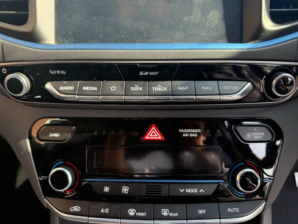 2018-hyundai-ioniq-16-gdi-premium-se-plug-in-hybrid-big-24
