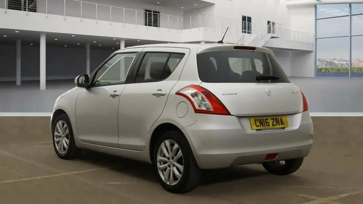 2016-suzuki-swift-12-sz4-94ps-nav-5d-big-2
