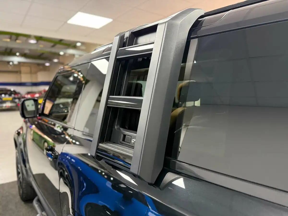 2022-land-rover-90-defender-30-d250-hse-big-68