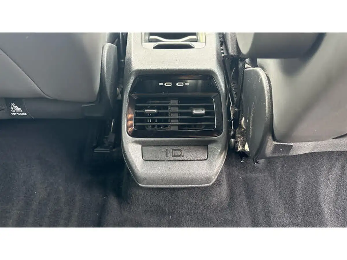 2021-volkswagen-id4-e-first-edition-big-33