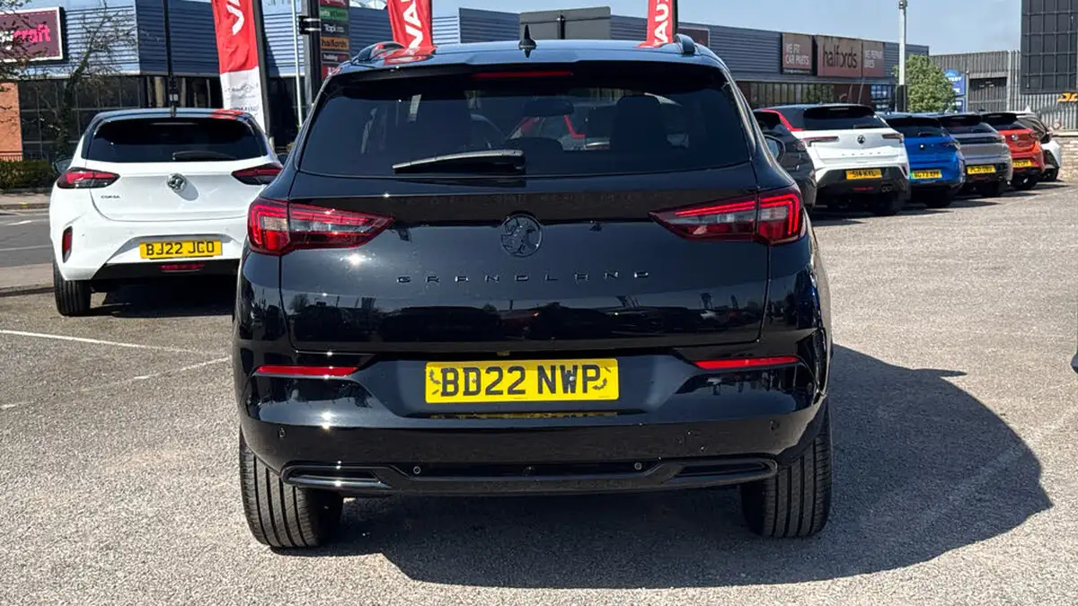 2022-vauxhall-grandland-12-gs-line-auto-big-8