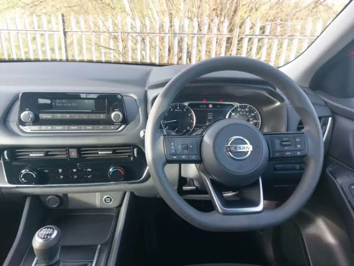 2021-nissan-qashqai-13-dig-t-visia-big-6