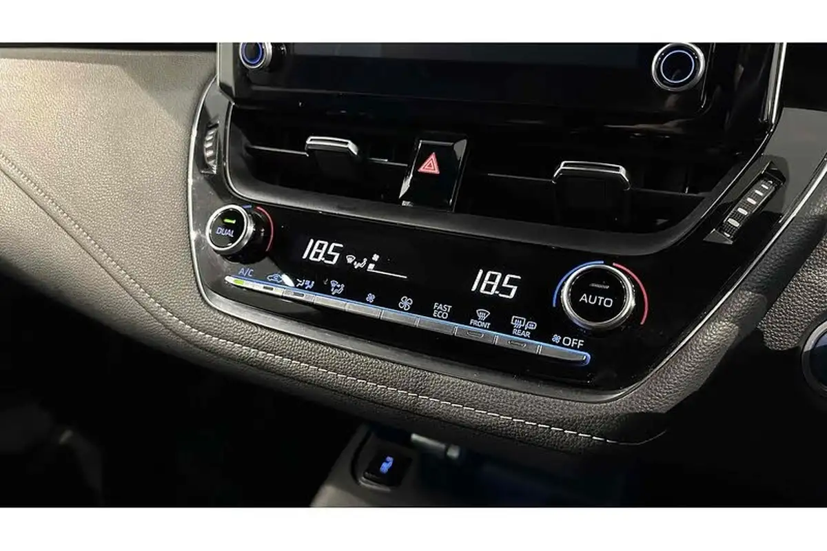 2021-toyota-corolla-18-vvt-i-design-trk-touring-sports-5d-big-29