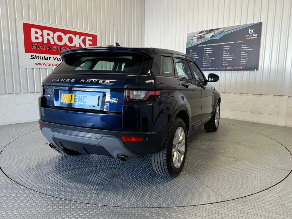 2016-land-rover-range-rover-evoque-20td4-se-tech-ss-hatchback-5d-big-4