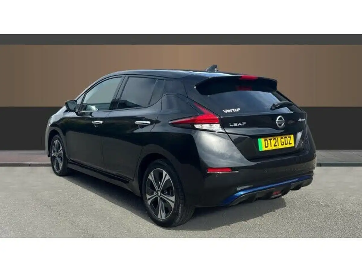 2021-nissan-leaf-e-e-tekna-big-1