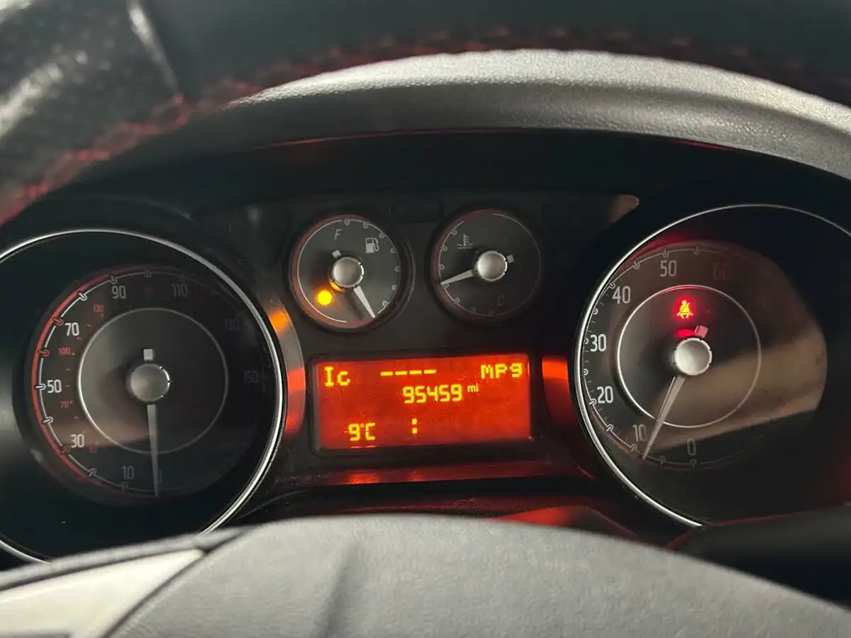 2010-fiat-punto-evo-14-gp-multiair-16v-105-3d-big-10