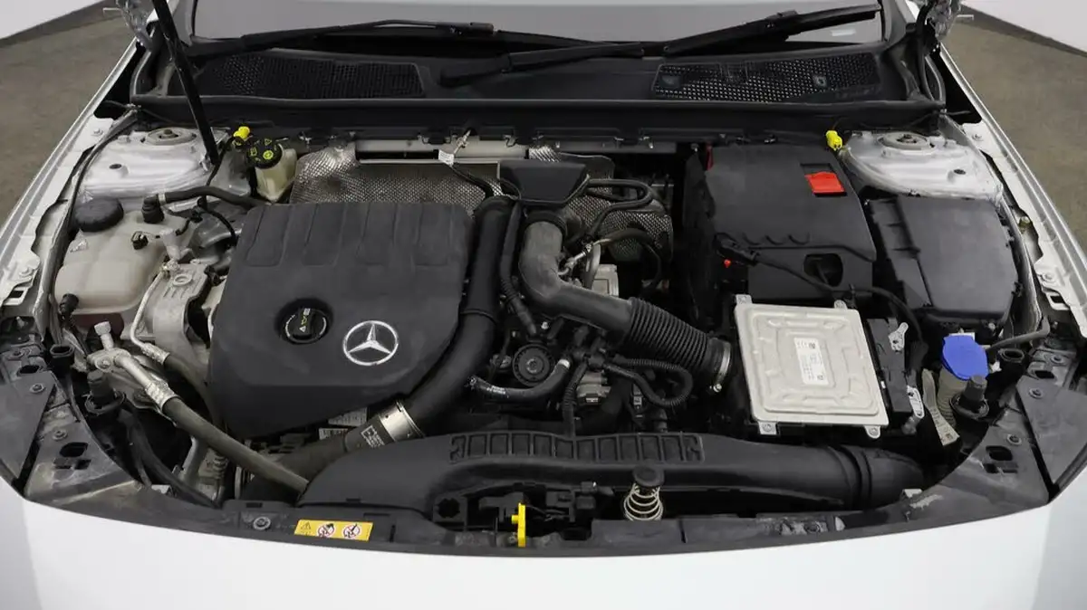 2020-mercedes-benz-a-class-13-a180-se-big-18
