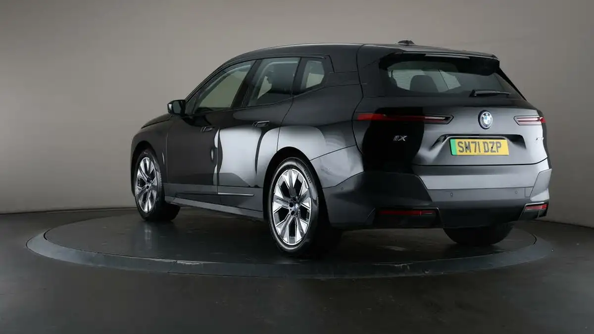 2022-bmw-ix-e-xdrive-40-sport-big-62