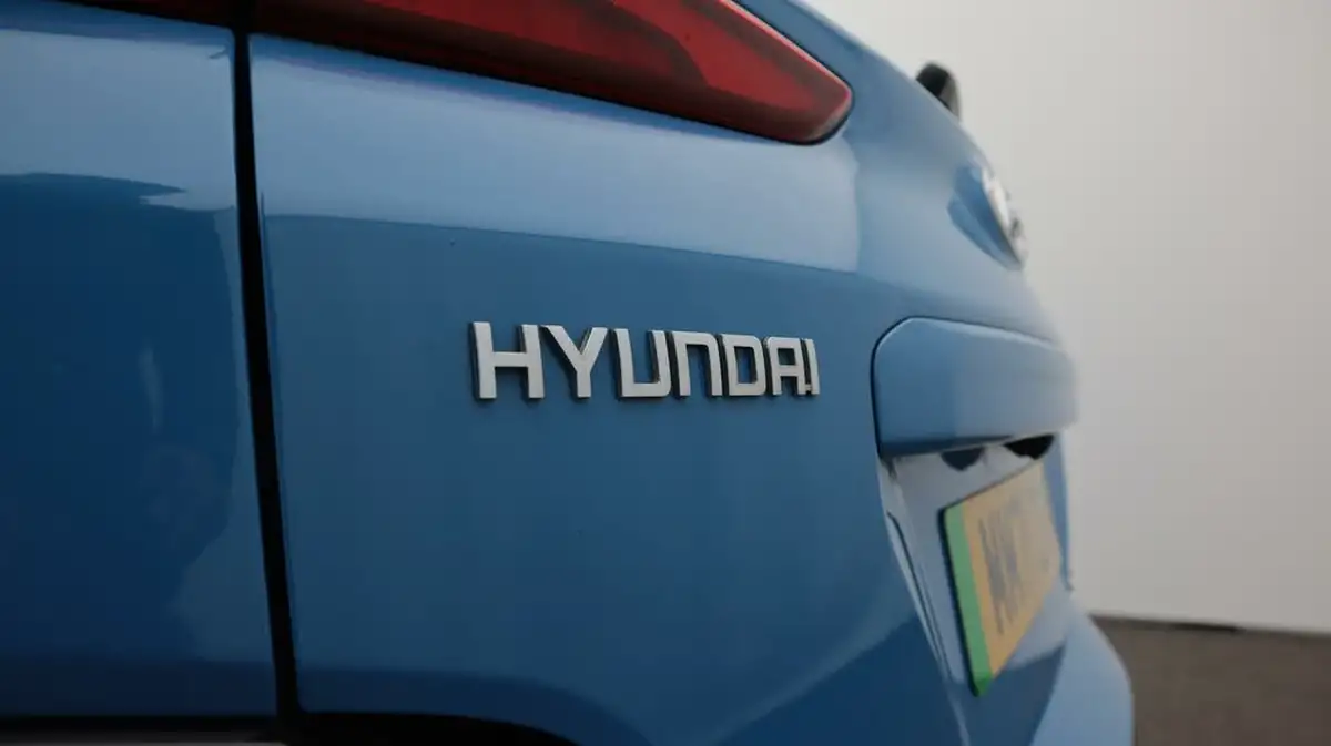 2022-hyundai-kona-e-premium-204ps-64kwh-7kw-obc-big-21