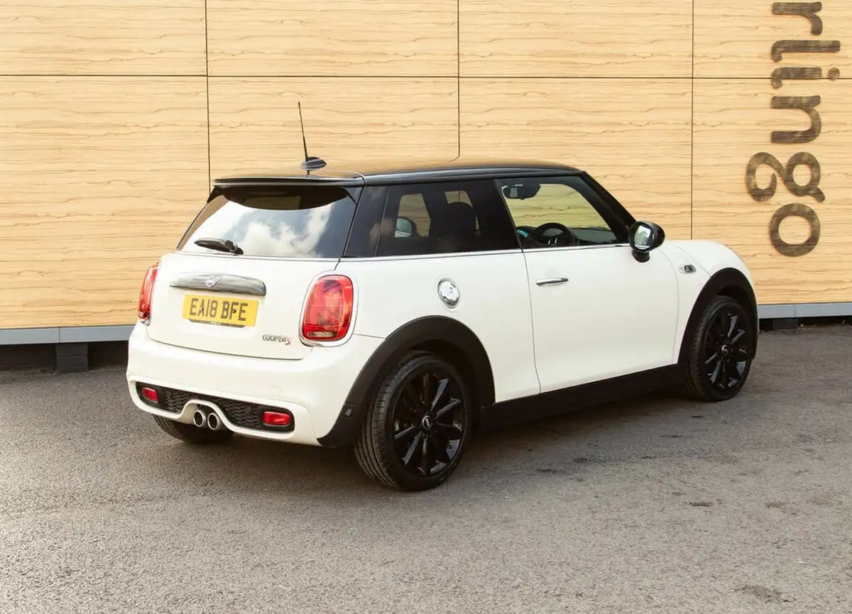 2018-mini-cooper-20-cooper-s-series-ii-ss-hatchback-3d-big-2