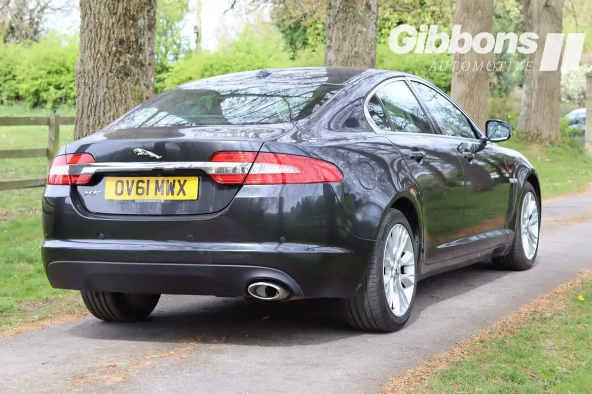 2011-jaguar-xf-22td-luxury-big-12