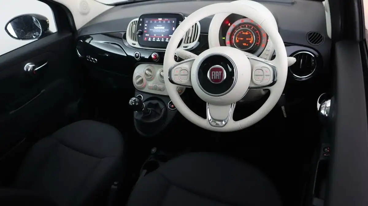 2023-fiat-500c-10-big-9