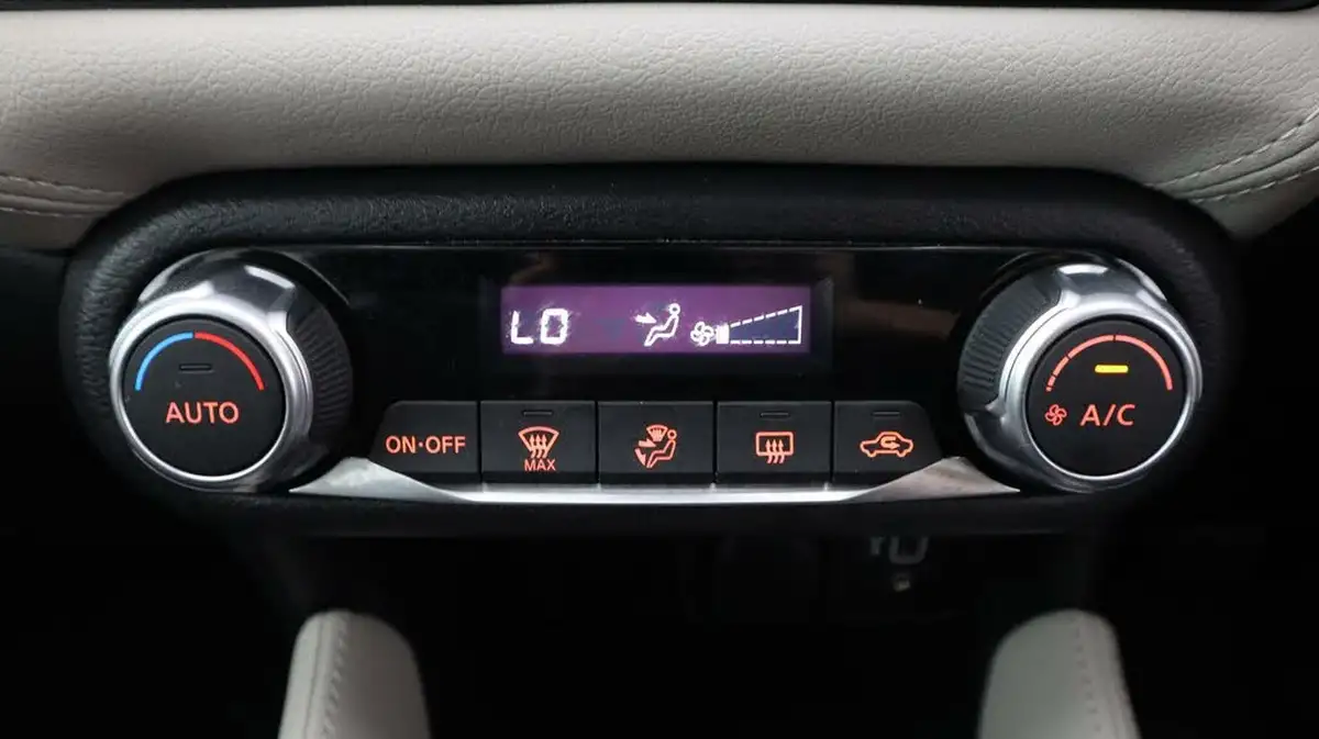 2022-nissan-micra-10-ig-t-tekna-cvt-big-12
