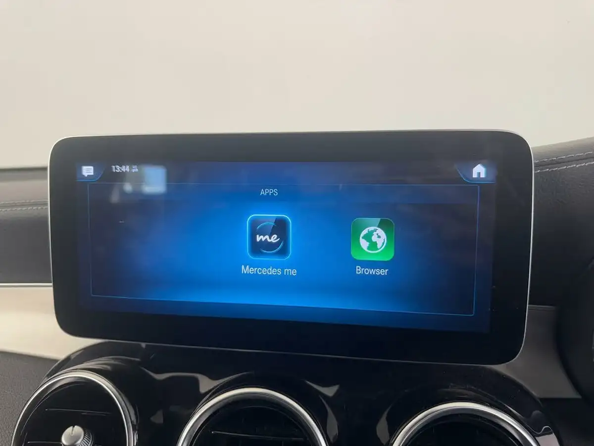 2022-mercedes-benz-glc-class-20d-glc220d-amg-line-195ps-station-wagon-5d-1950cc-4matic-plus-big-48