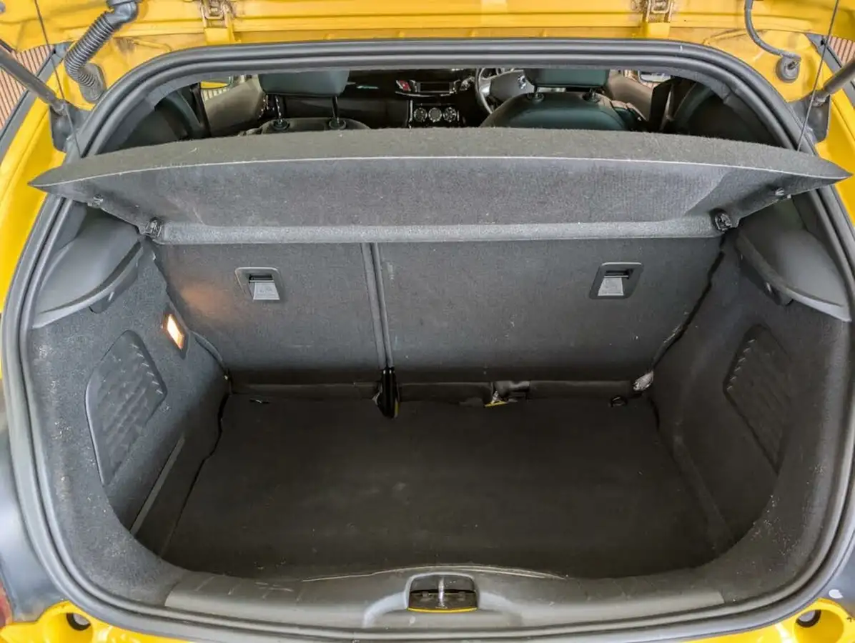2012-citroen-ds3-16-dstyle-plus-big-21