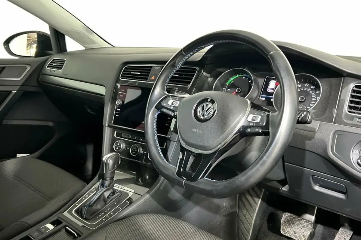 2020-volkswagen-golf-e-e-golf-big-6