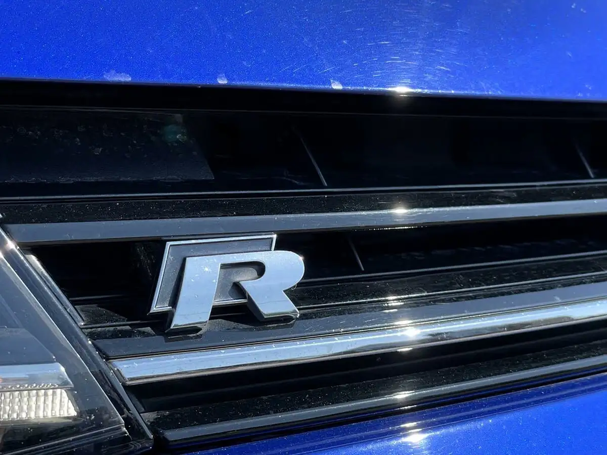 2019-volkswagen-golf-20-tsi-r-300ps-hatchback-5d-dsg-big-24