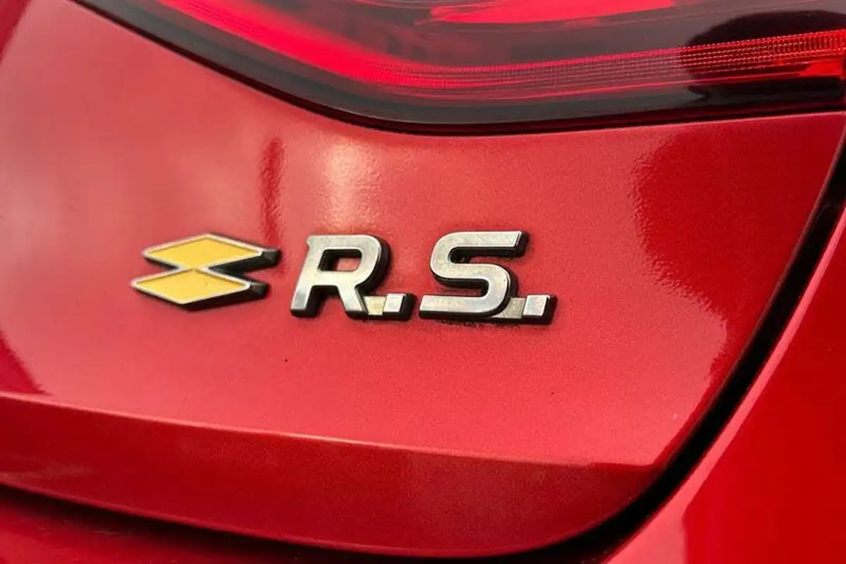 2019-renault-megane-18-tce-rs-280-big-38