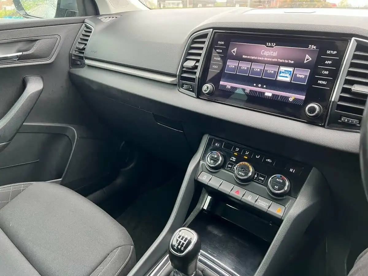 2020-skoda-karoq-10-tsi-se-115ps-big-31