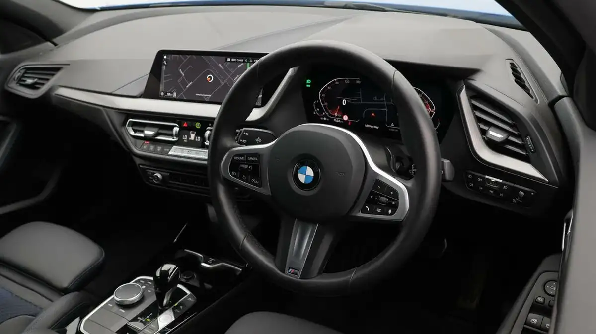 2024-bmw-1-series-15-118i-m-sport-lcp-dct-big-9