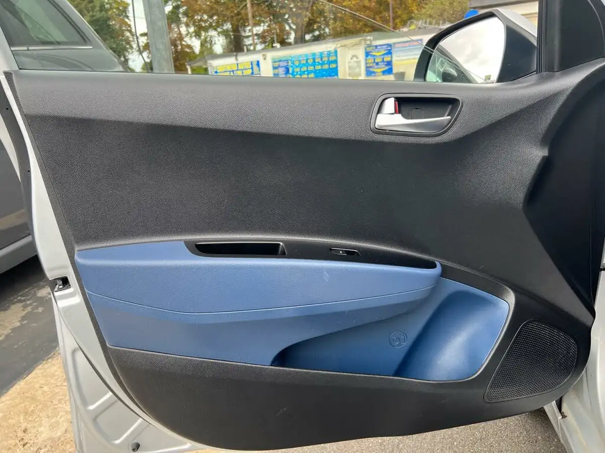 2014-hyundai-i10-10-premium-big-39